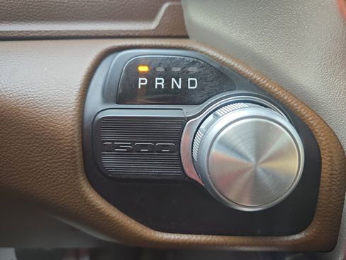 Used 2019 RAM 1500 Laramie RWD image 21