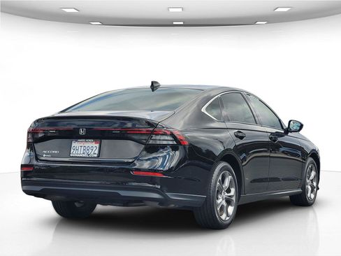Used 2023 Honda Accord EX image 6