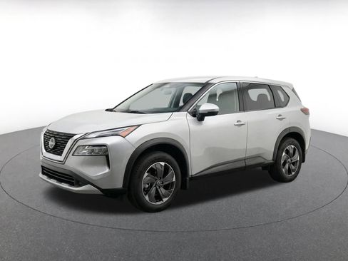 Used 2025 Nissan Rogue SV AWD/4WD image 3