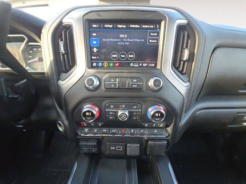 Used 2022 GMC Sierra 3500 Denali AWD/4WD image 11