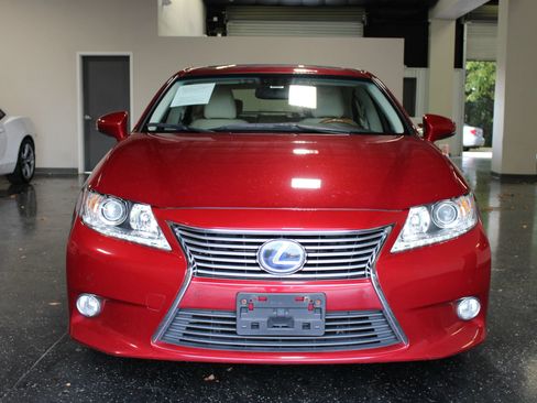 Used 2013 Lexus ES 300h w/ Luxury Pkg FWD image 7