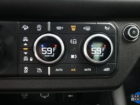 Used 2021 Land Rover Defender 110 X-Dynamic HSE AWD/4WD image 32
