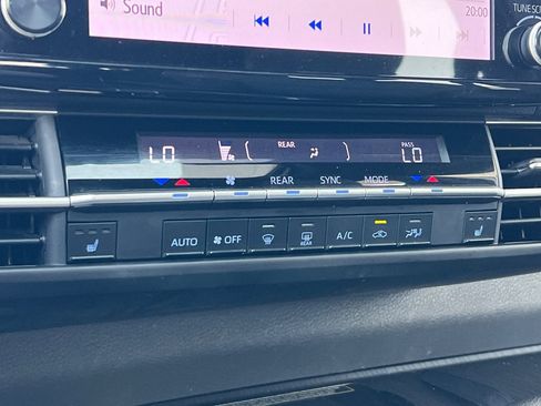 Certified 2022 Toyota Sienna XSE w/ XSE Plus Package AWD/4WD image 21
