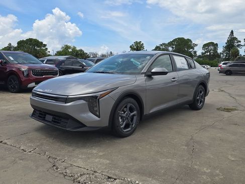 New 2026 Kia K4 FWD image 4
