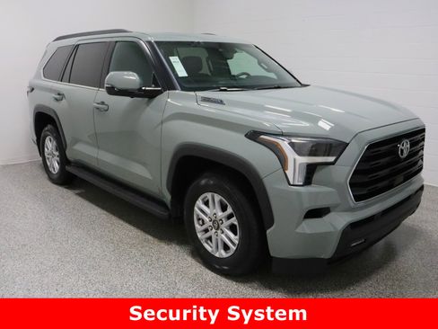 Used 2025 Toyota Sequoia SR5 image 4