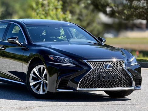 Used 2018 Lexus LS 500 AWD w/ Accessory Package (Z2) image 44
