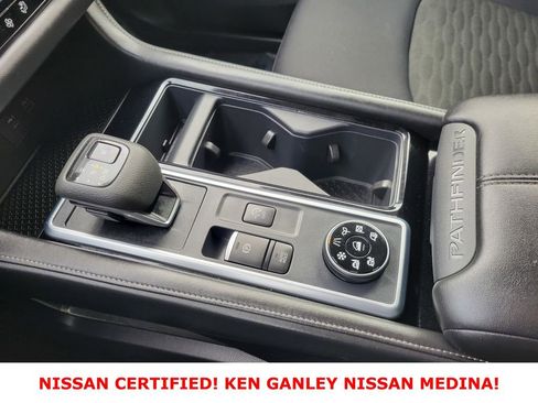 Certified 2025 Nissan Pathfinder SV image 27