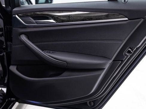 Used 2019 BMW 530i xDrive image 27