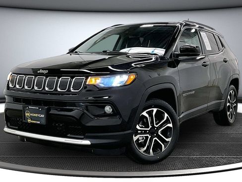 Used 2022 Jeep Compass Limited w/ Sun and Sound Group AWD/4WD image 3