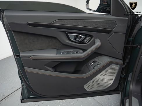 Used 2024 Lamborghini Urus S image 35