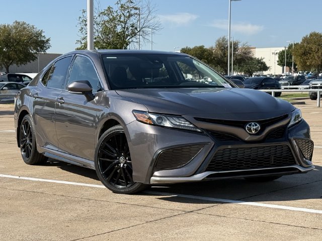 Used 2021 Toyota Camry XSE FWD image 2