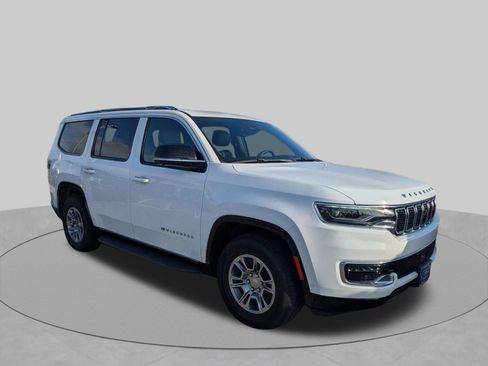 Used 2023 Jeep Wagoneer 4WD w/ Convenience Group I image 2