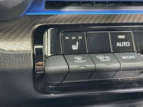 Certified 2025 Toyota Prius XLE FWD image 21