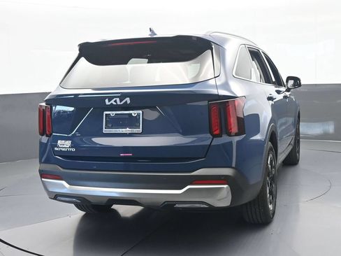 Used 2025 Kia Sorento S w/ Panoramic Sunroof Package FWD image 5