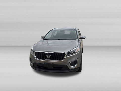 Used 2016 Kia Sorento AWD image 9