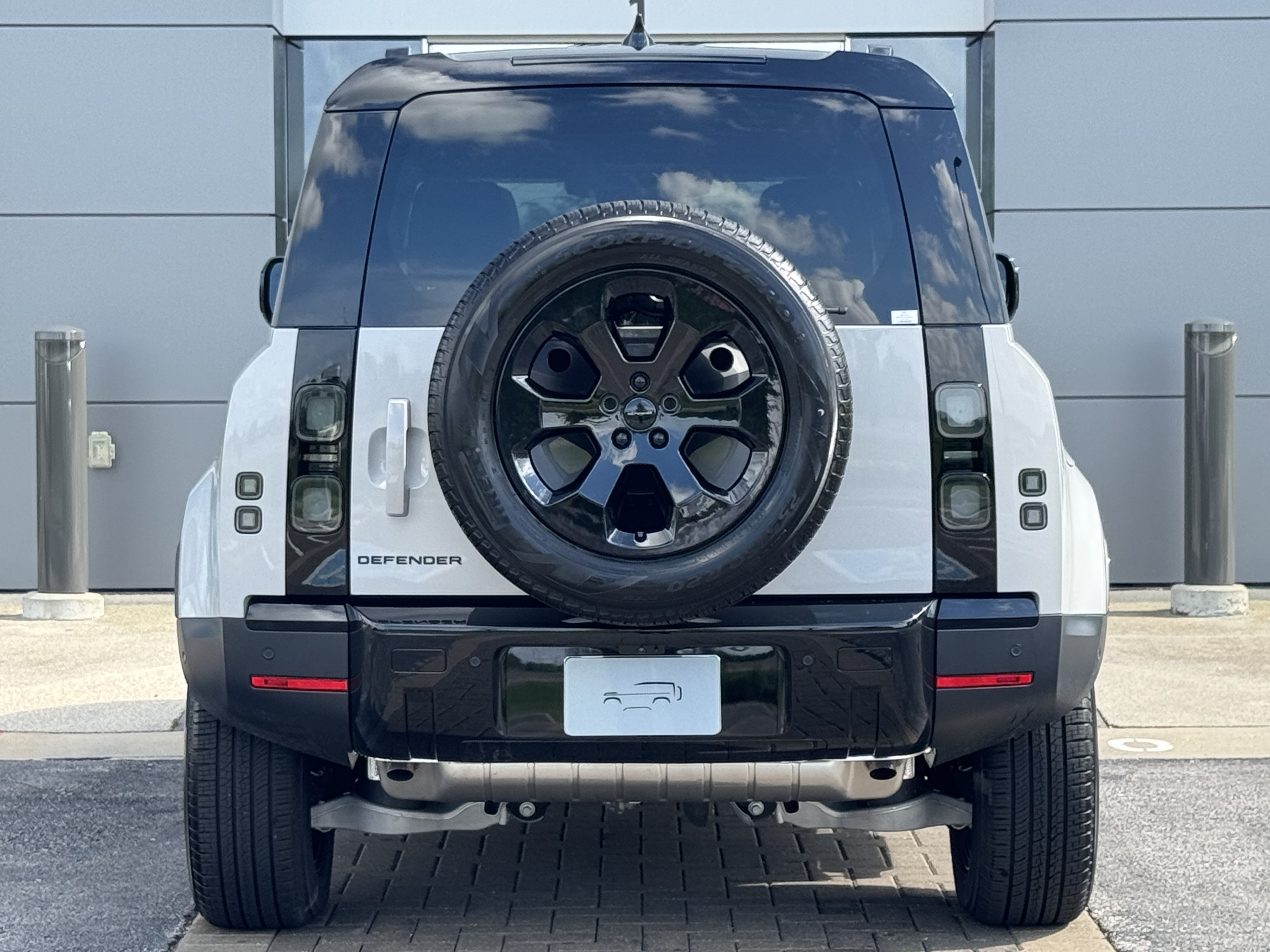 New 2026 Land Rover Defender 110 S AWD/4WD image 7