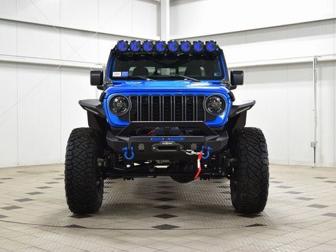 Used 2025 Jeep Gladiator Rubicon w/ Convenience Group image 2