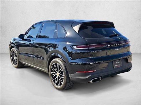 Used 2024 Porsche Cayenne AWD/4WD image 8