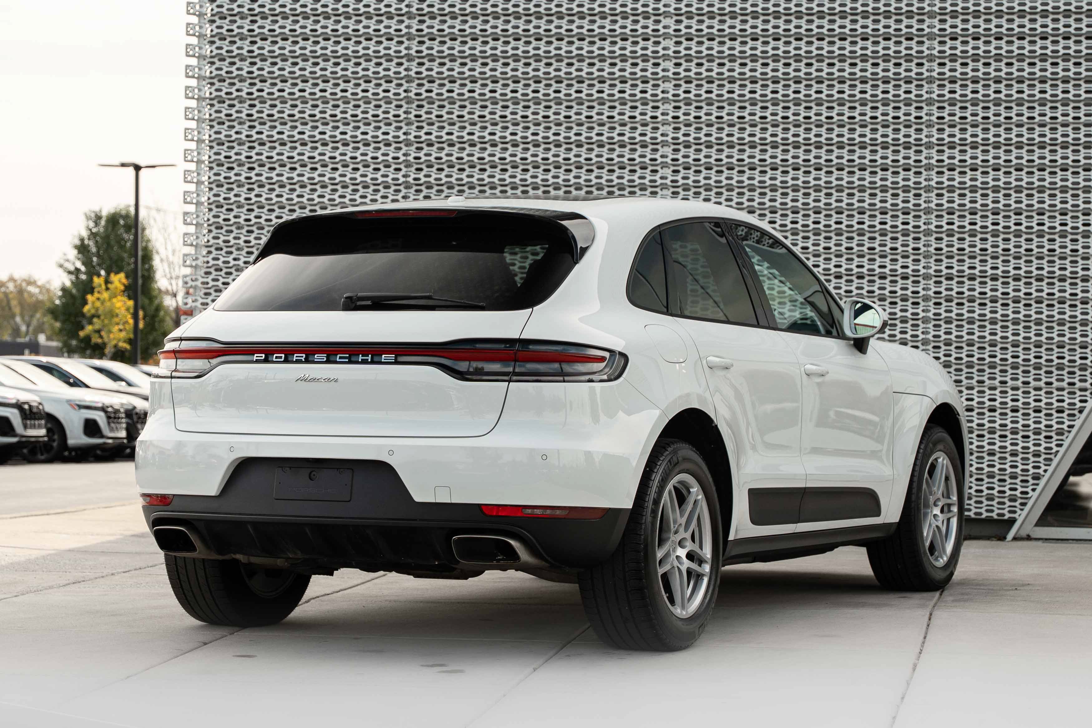 Used 2019 Porsche Macan AWD/4WD image 4