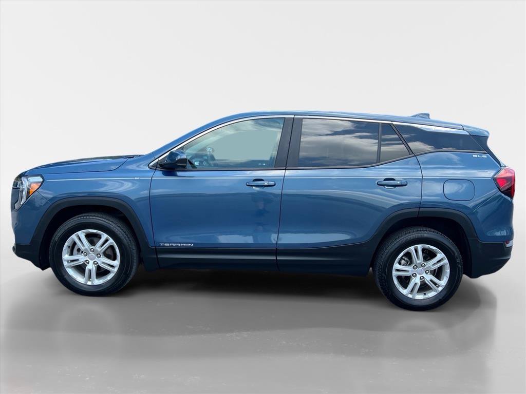 Used 2024 GMC Terrain SLE AWD/4WD image 2