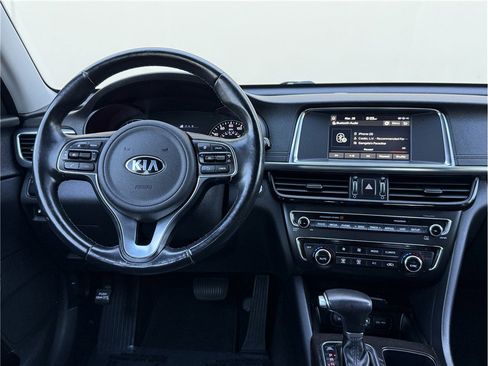 Used 2017 Kia Optima EX image 22
