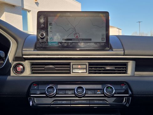 Used 2024 Honda Pilot Touring image 19