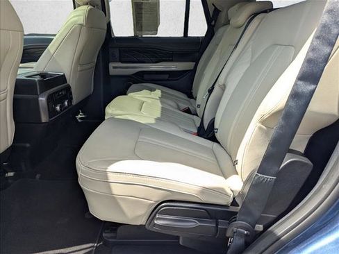 Used 2019 Ford Expedition Platinum RWD image 17