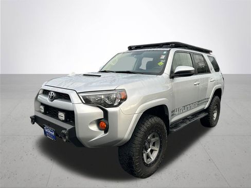 Used 2019 Toyota 4Runner TRD Off-Road image 2