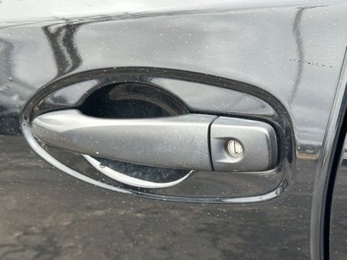 Used 2017 Nissan Rogue S image 13