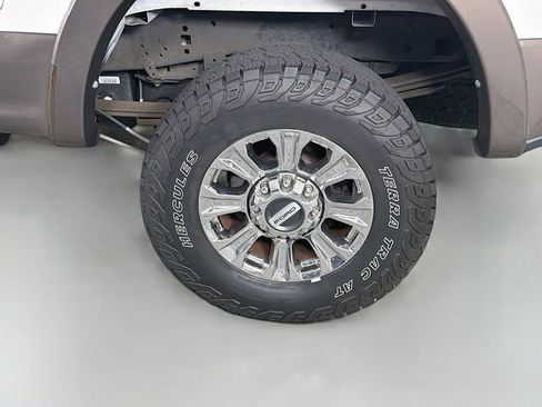 Used 2017 Ford F250 Lariat w/ Lariat Ultimate Package AWD/4WD image 34
