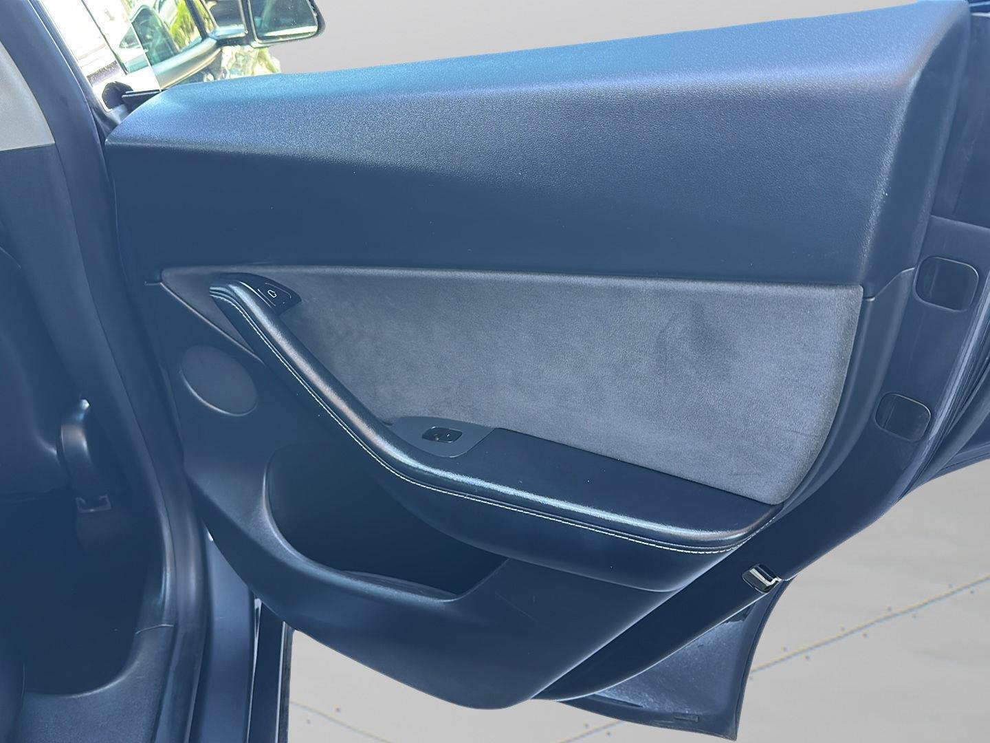 Used 2021 Tesla Model Y Long Range AWD/4WD image 19