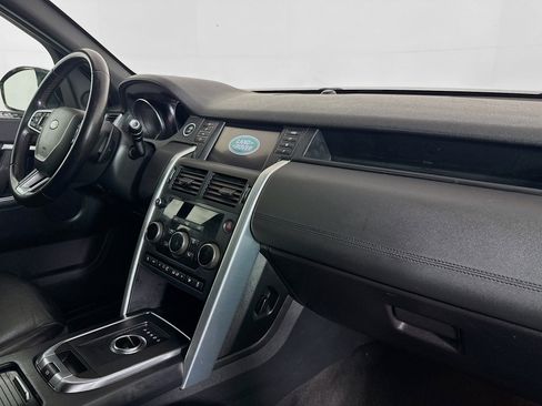 Used 2019 Land Rover Discovery Sport SE AWD/4WD image 29