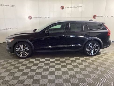 New 2026 Volvo V60 B5 Cross Country Plus w/ Climate Package image 7