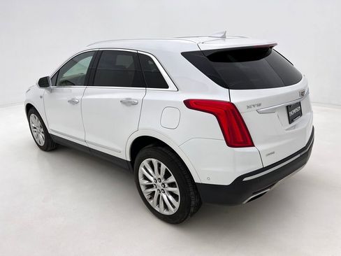 Used 2018 Cadillac XT5 Platinum w/ Driver Assist Package image 9