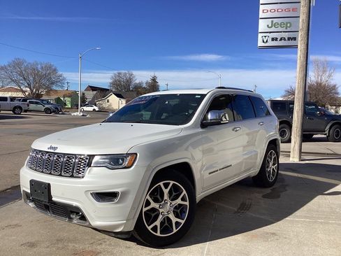 Used 2020 Jeep Grand Cherokee Overland image 2