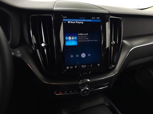 Certified 2025 Volvo XC60 B5 Core AWD/4WD image 25