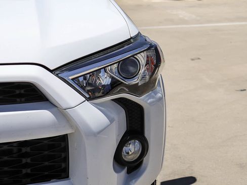 Used 2018 Toyota 4Runner SR5 Premium RWD image 7