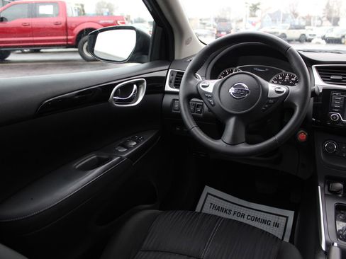 Used 2017 Nissan Sentra SV image 9