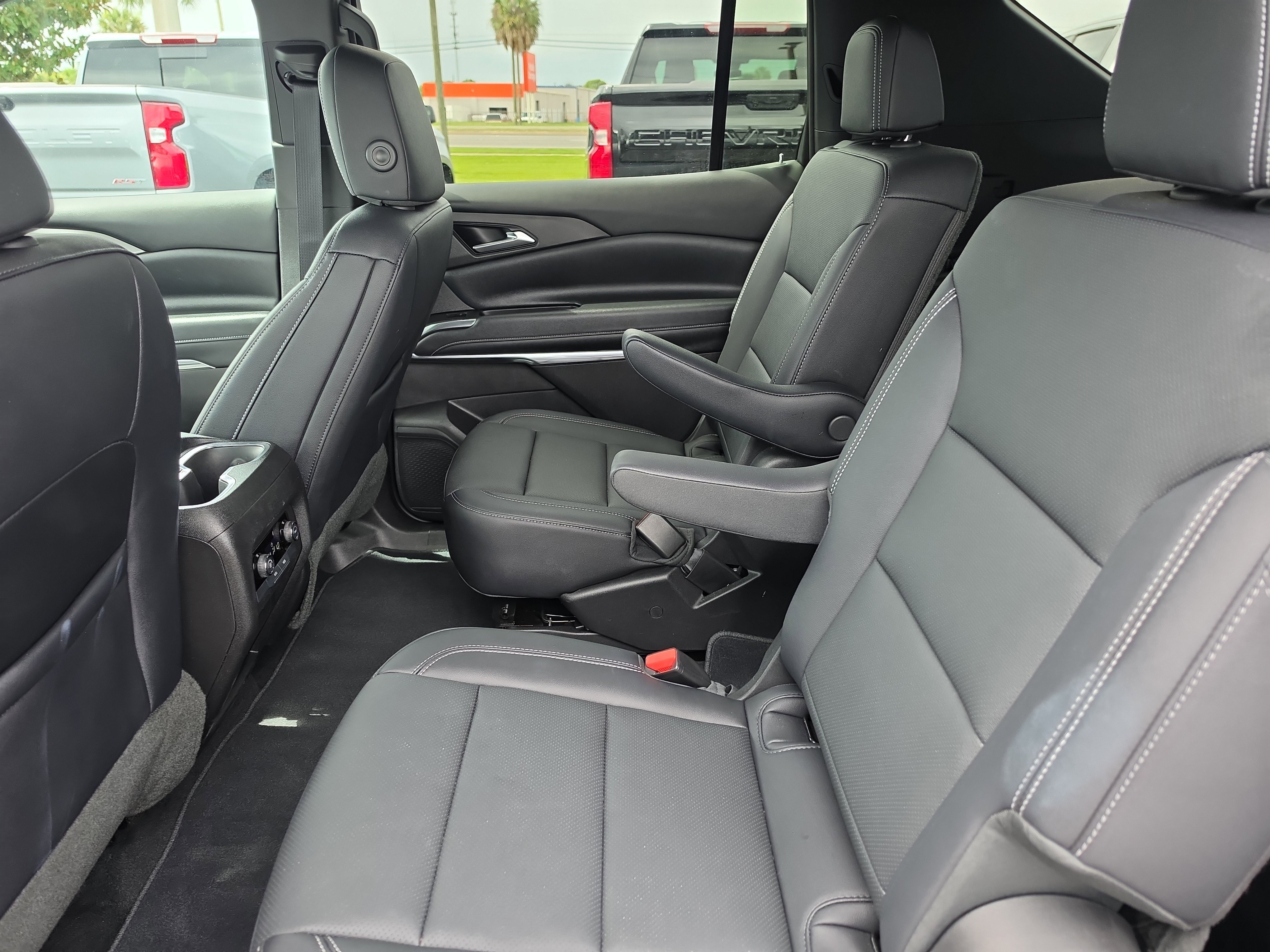 Certified 2026 Chevrolet Traverse LT FWD image 12