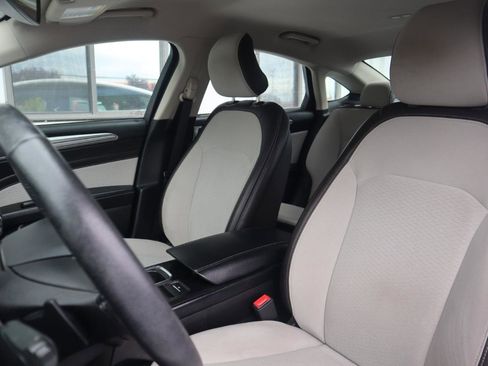 Used 2019 Ford Fusion SE w/ Equipment Group 151A FWD image 55