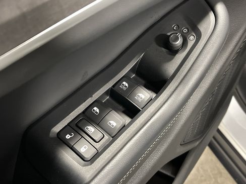 Used 2023 Jeep Grand Cherokee Limited w/ Trailer Tow Prep Group (B) image 8