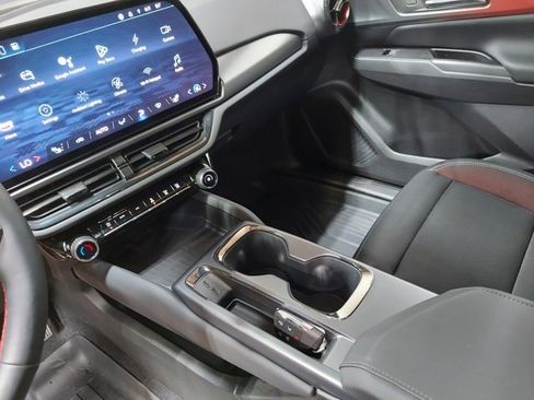 Certified 2024 Chevrolet Equinox EV RS image 26