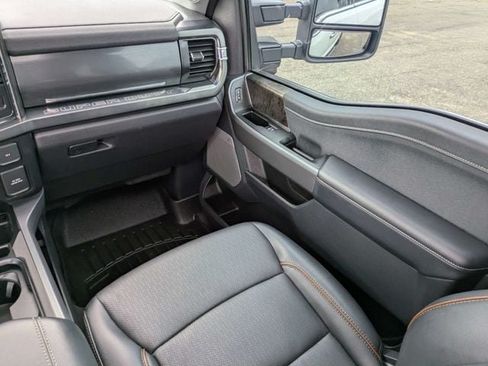 Used 2026 Ford F250 Lariat w/ Lariat Premium Package AWD/4WD image 17