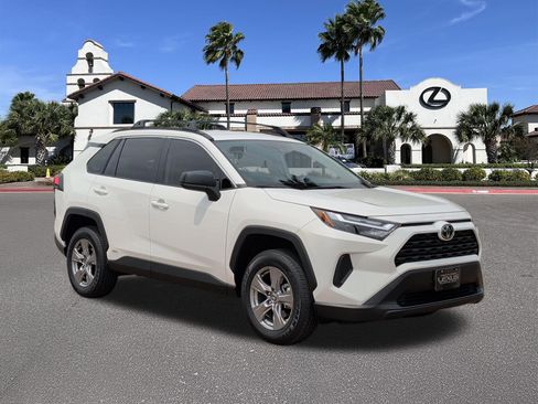 Used 2025 Toyota RAV4 LE AWD/4WD image 1