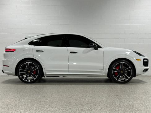 Used 2022 Porsche Cayenne GTS AWD/4WD image 5