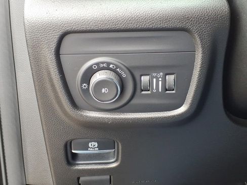 Used 2021 Jeep Grand Cherokee L Limited AWD/4WD image 18