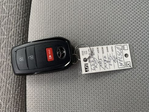 Used 2026 Toyota 4Runner SR5 AWD/4WD image 37