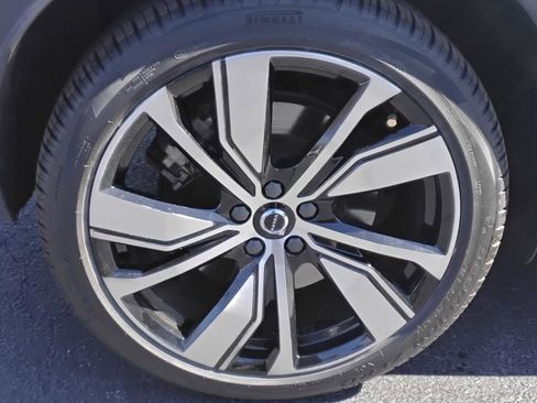 Used 2021 Volvo XC40 P8 Recharge w/ Advanced Package image 13