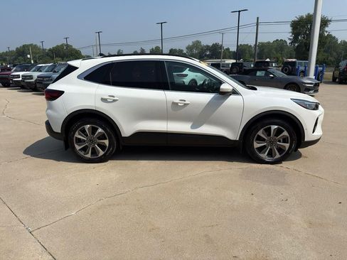 Used 2023 Ford Escape Platinum w/ Premium Technology Package image 6