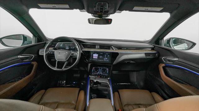 Used 2022 Audi e-tron Prestige w/ Prestige Package AWD/4WD image 26